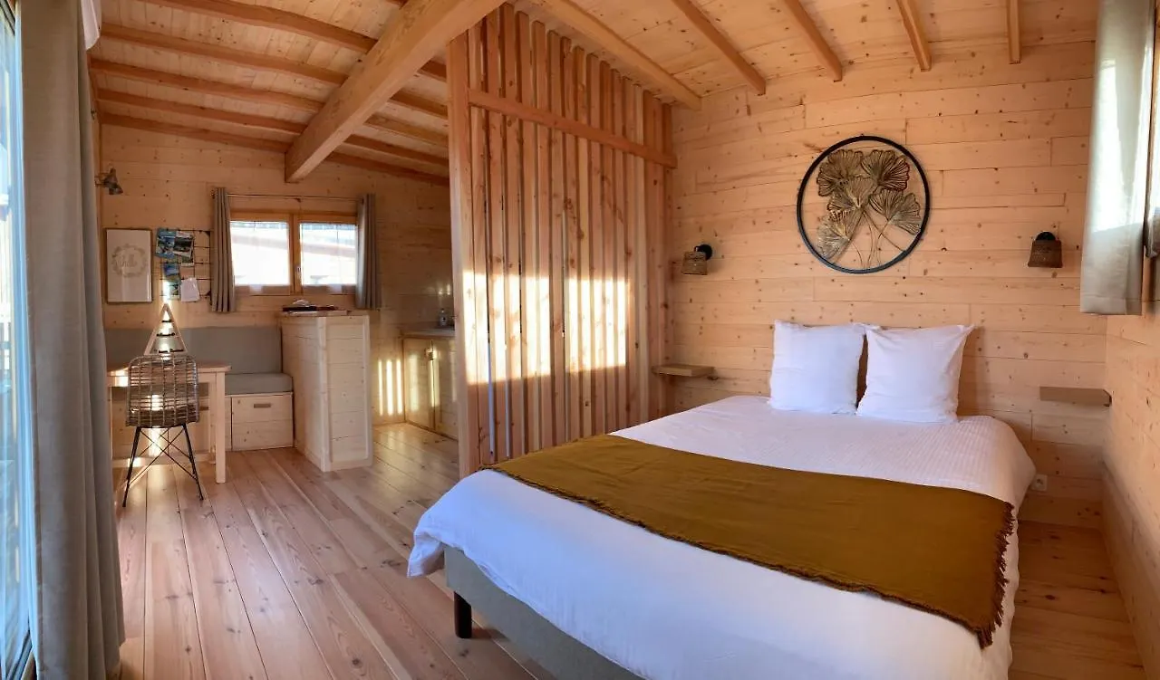 Les Lodges De La Viarhona / Cabane-Spa Virignin