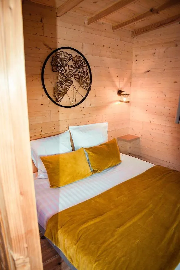 Les Lodges De La Viarhona / Cabane-Spa Virignin